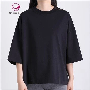 Kaos Hitam Longgar Dengan Kain Katun